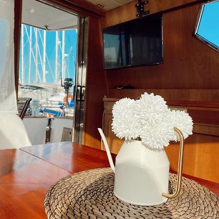 Malmo'S Yacht Hotel Valencia Ngoại thất bức ảnh