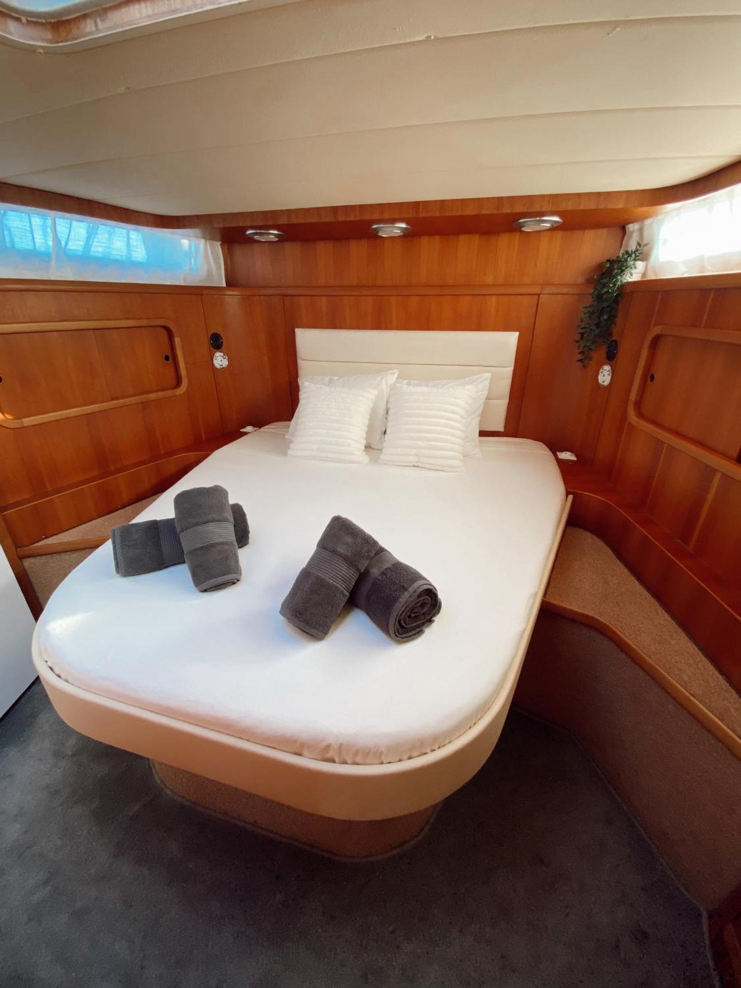 Malmo'S Yacht Hotel Valencia Ngoại thất bức ảnh